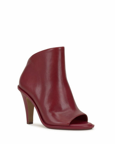 Vince Camuto FINNDAYA RED CURRANT/COW DERBY